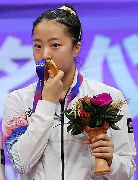 신유빈 탁구선수.jpg